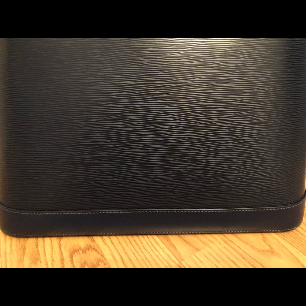 Authentic Louis Vuitton Blue Alma Epi GM - Picture 7 of 8